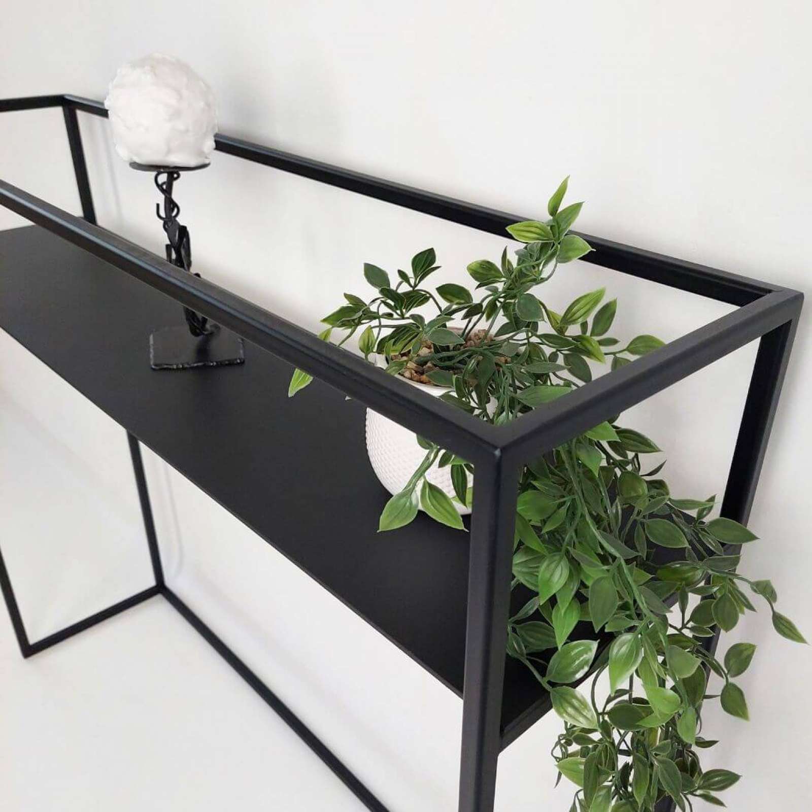 Minimalistinė konsolė GAMA-1