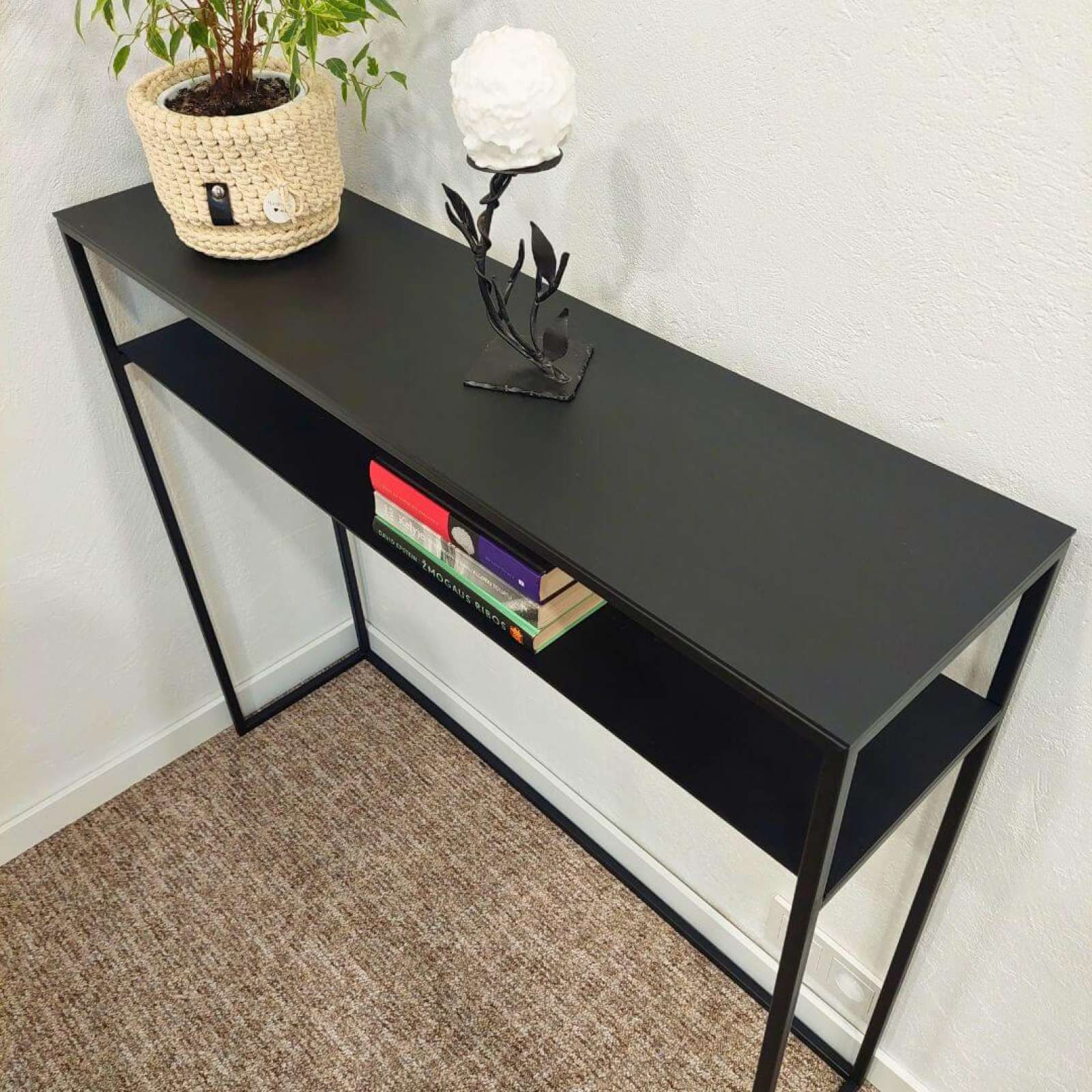 Minimalistinė konsolė su lentyna GAMA-2