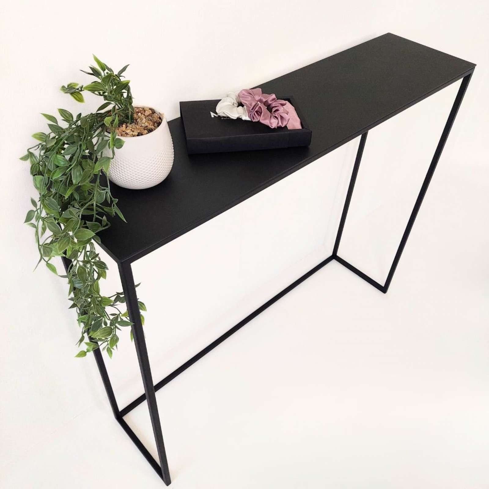 Minimalistinė konsolė iš plieno GAMA-3