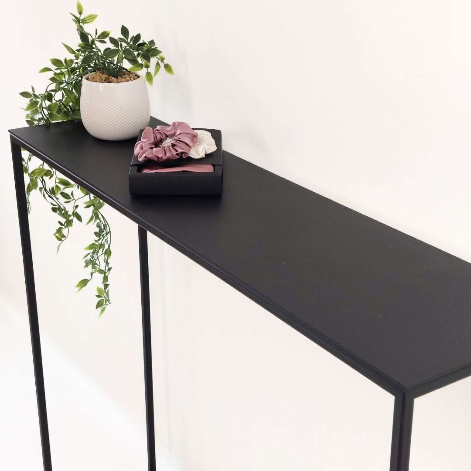 Minimalistinė konsolė iš plieno GAMA-3