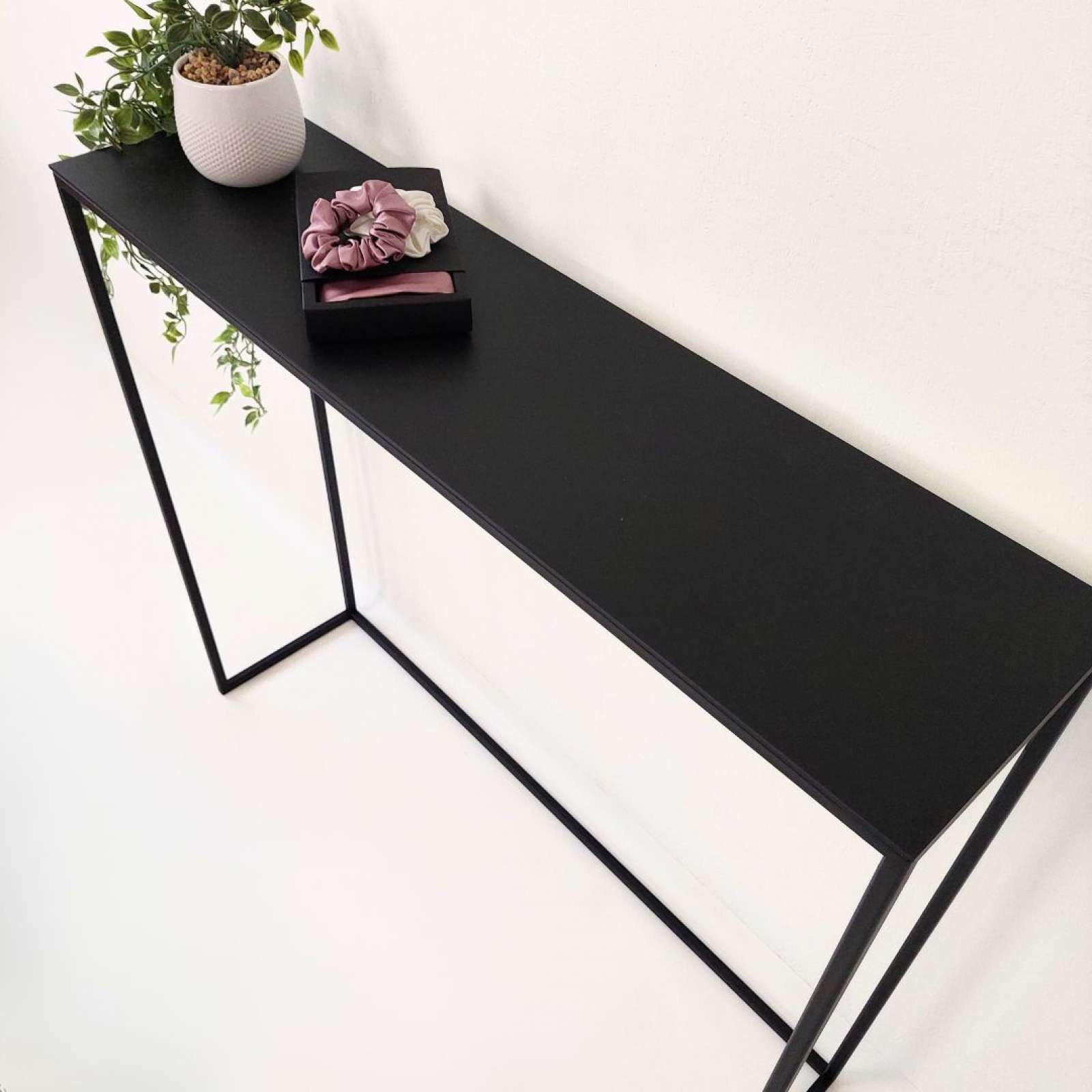 Minimalistinė konsolė iš plieno GAMA-3