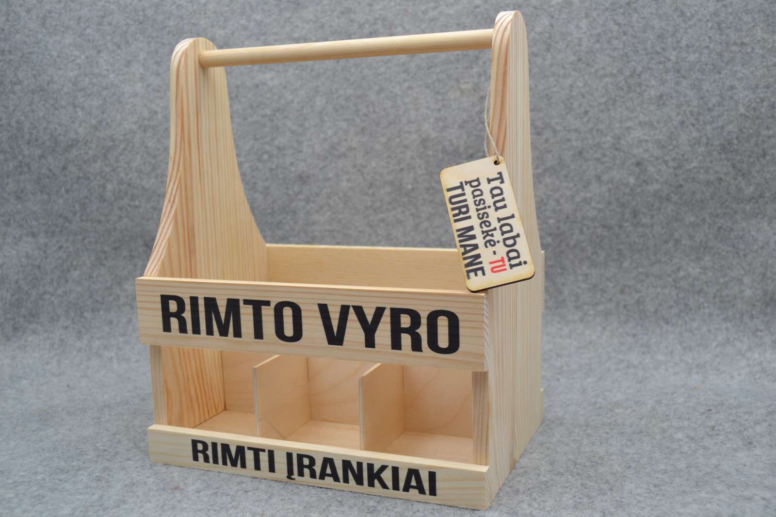 Medinė butelių dėžė „Rimti įrankiai”