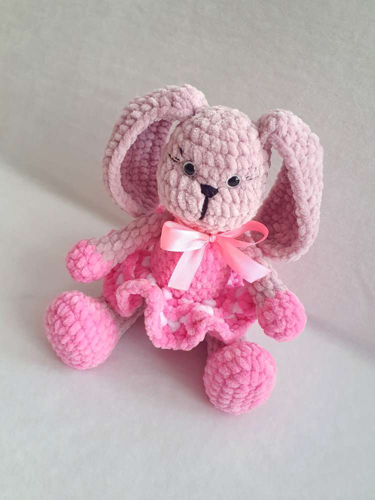 Zuikutė su sijonėliu dovanų dėžutėje, dydis 25 cm