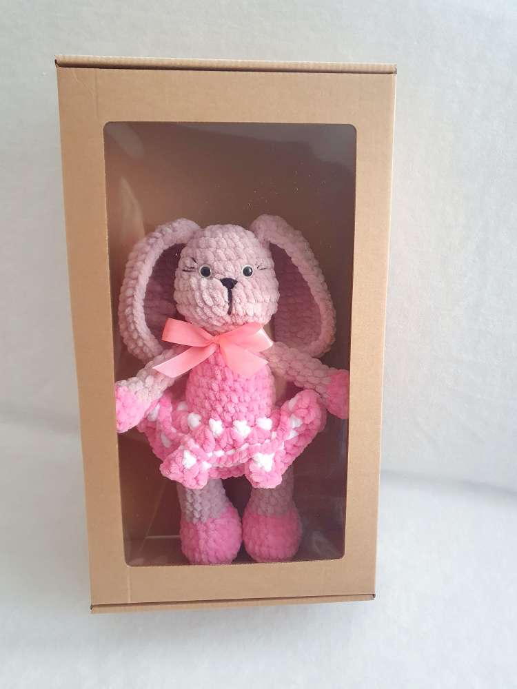 Zuikutė su sijonėliu dovanų dėžutėje, dydis 25 cm