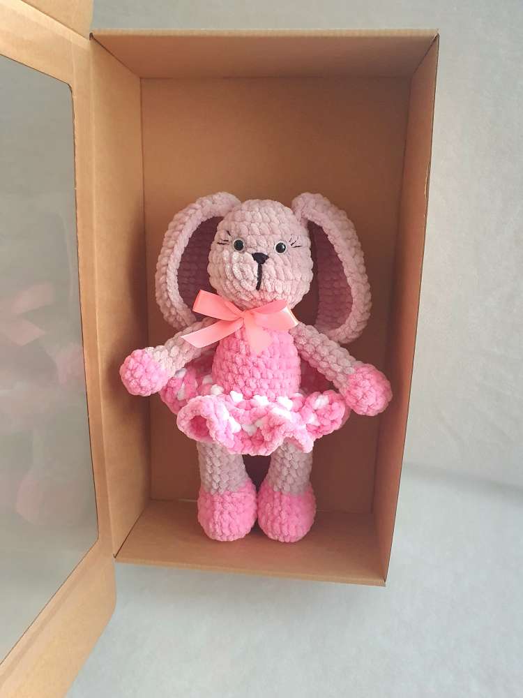 Zuikutė su sijonėliu dovanų dėžutėje, dydis 25 cm