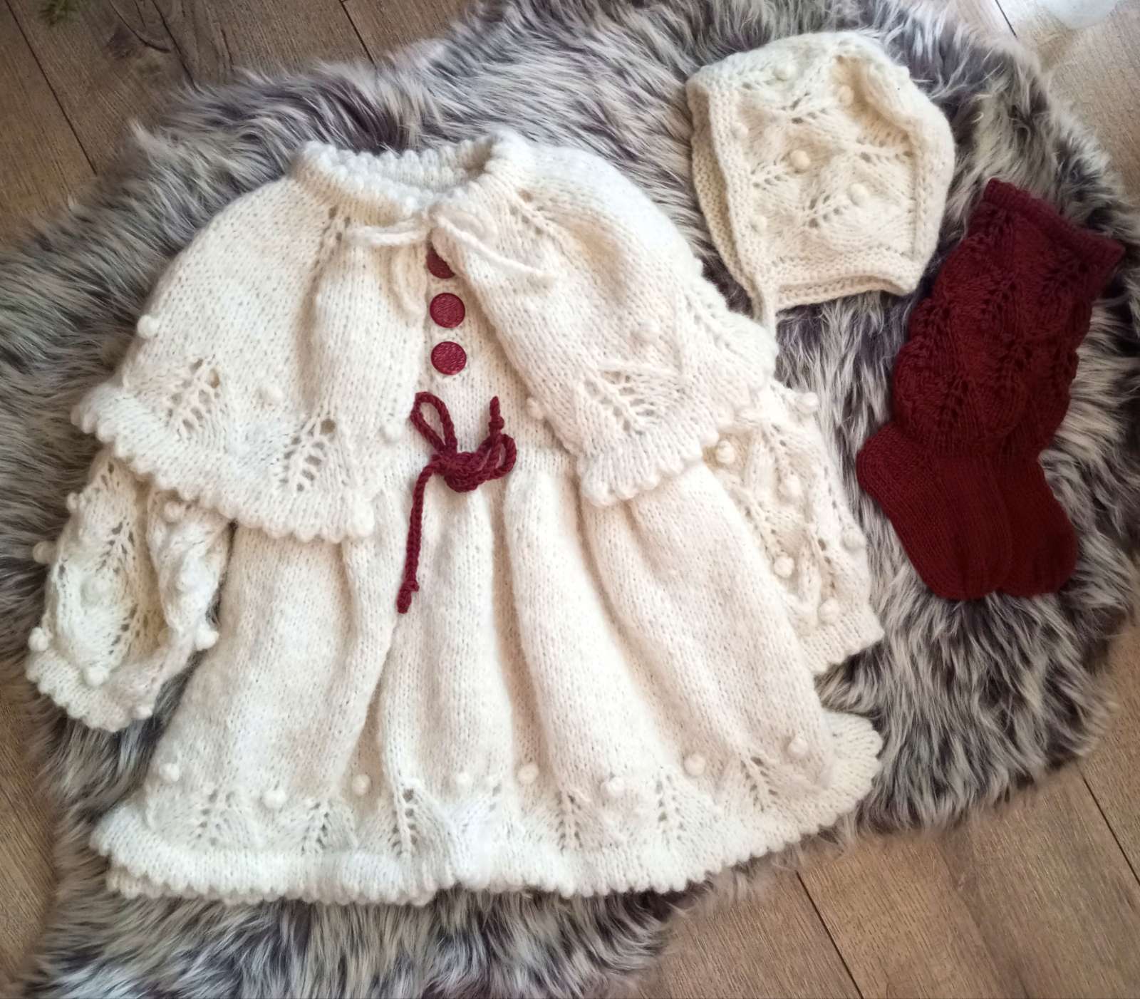 Komplektas krikštynoms, šventėms iš Kolekcijos „Lisa". Žiemos variantas. Su skraiste.