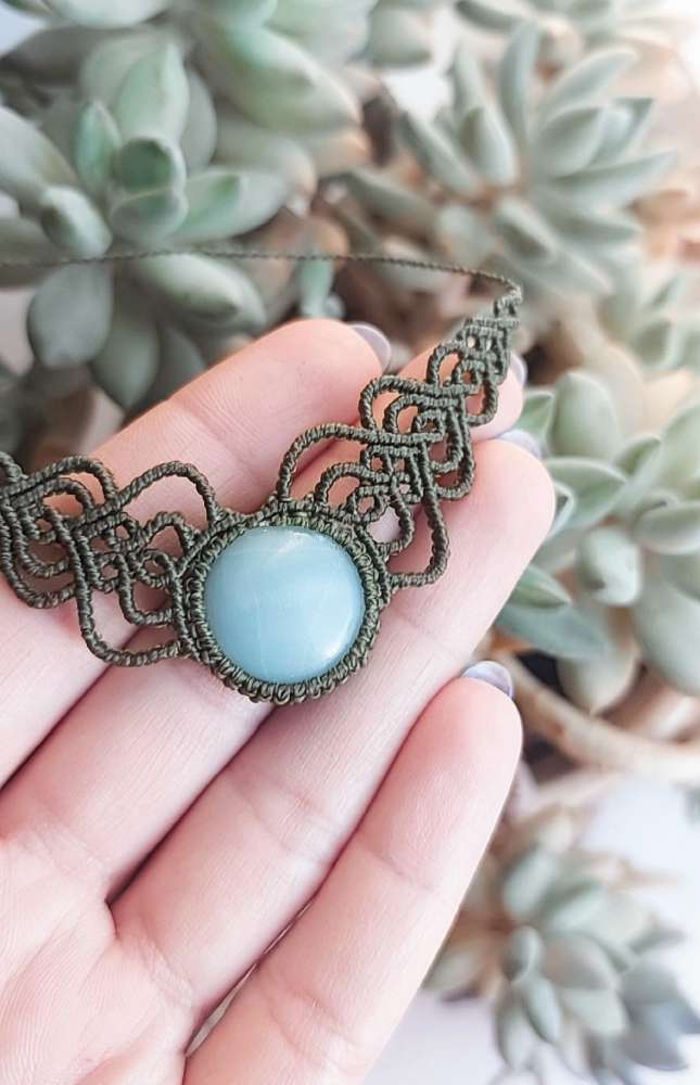 Macrame kaklo papuošalas su Amazonitu