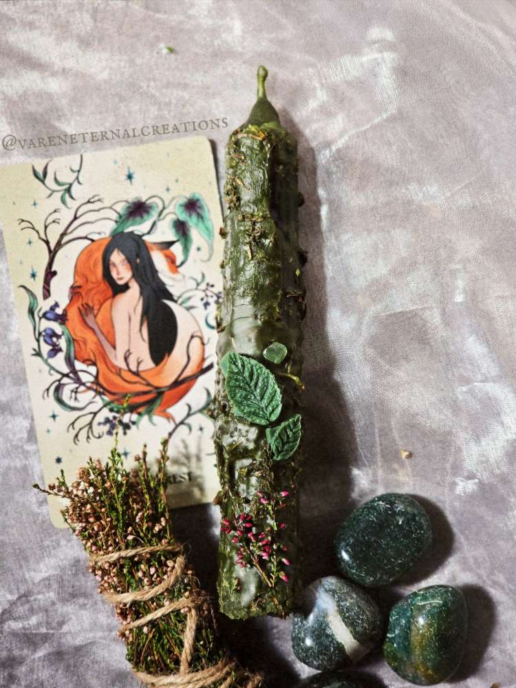 MEDEINOS intencijos/ritualinės žvakės su Agato kristalu, žolelėmis 💚🌿