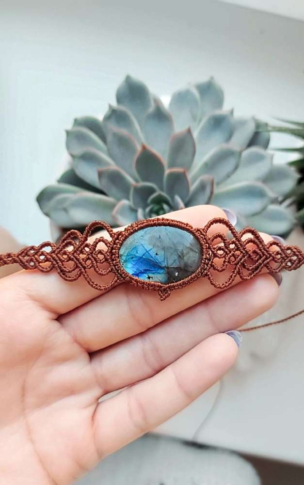 Macrame kaklo papuošalas su Labradoritu