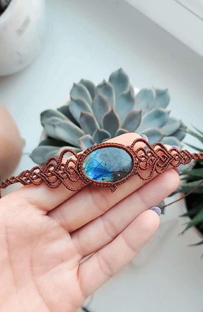 Macrame kaklo papuošalas su Labradoritu