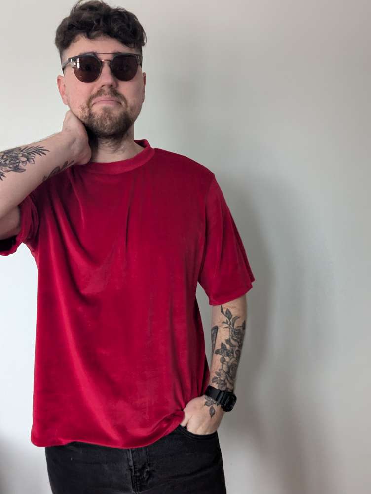 Veliūriniai oversize marškinėliai - „labas braške“