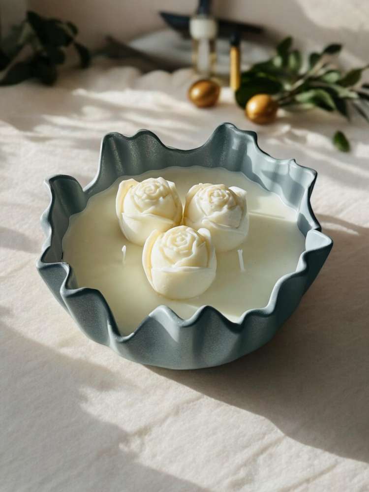 Kvepianti rankų darbo žvakė