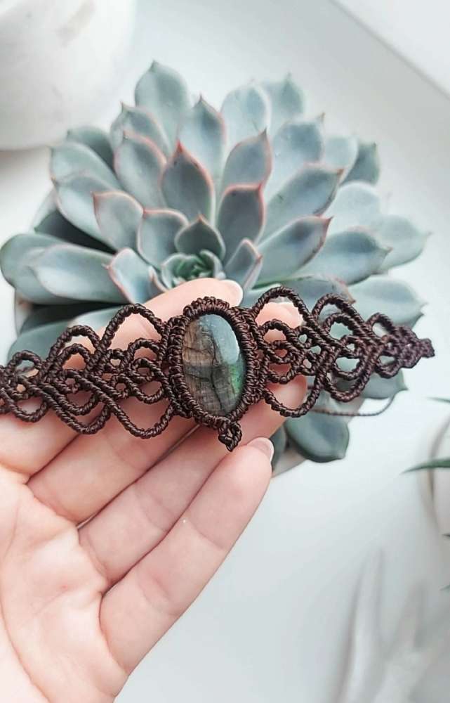 Macrame kaklo papuošalas su Labradoritu
