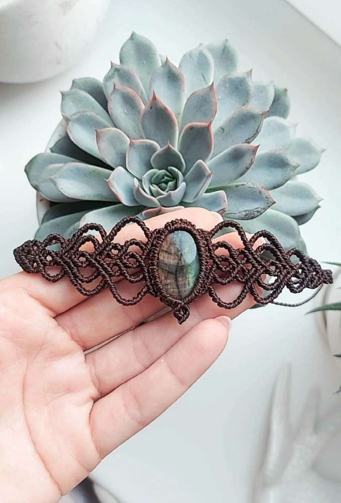 Macrame kaklo papuošalas su Labradoritu