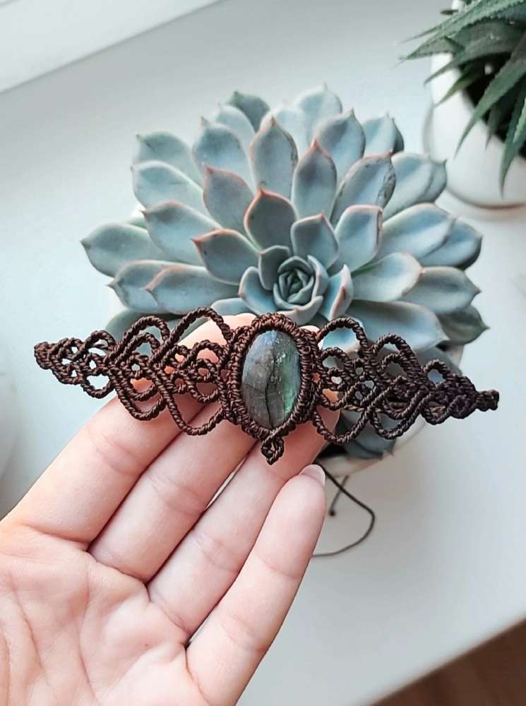 Macrame kaklo papuošalas su Labradoritu