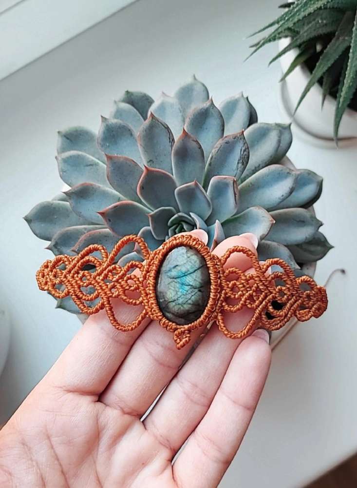 Macrame kaklo papuošalas su Labradoritu