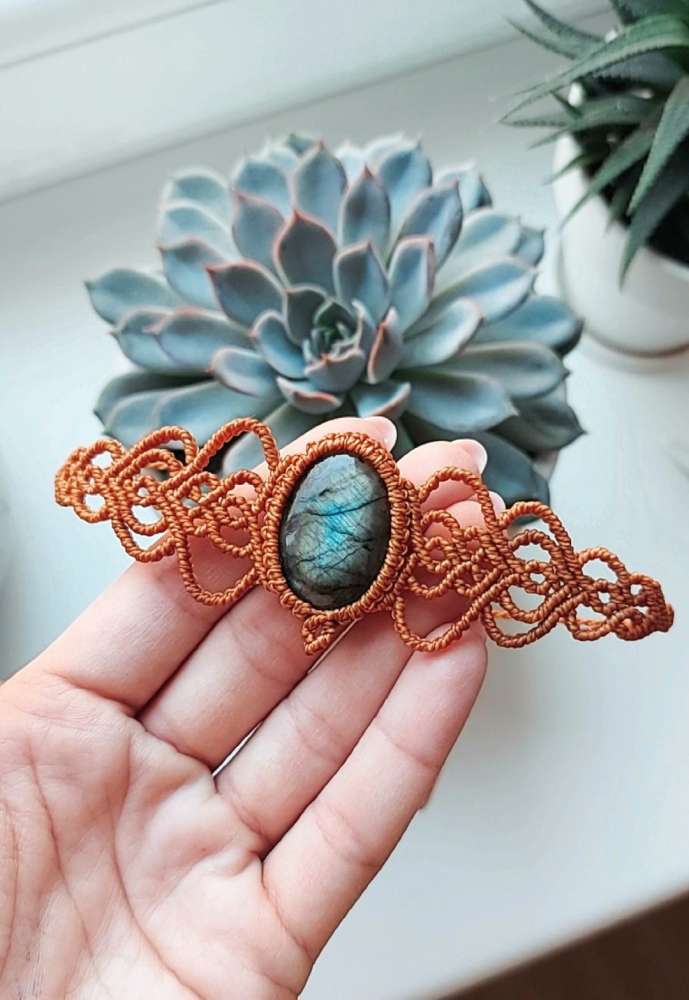 Macrame kaklo papuošalas su Labradoritu