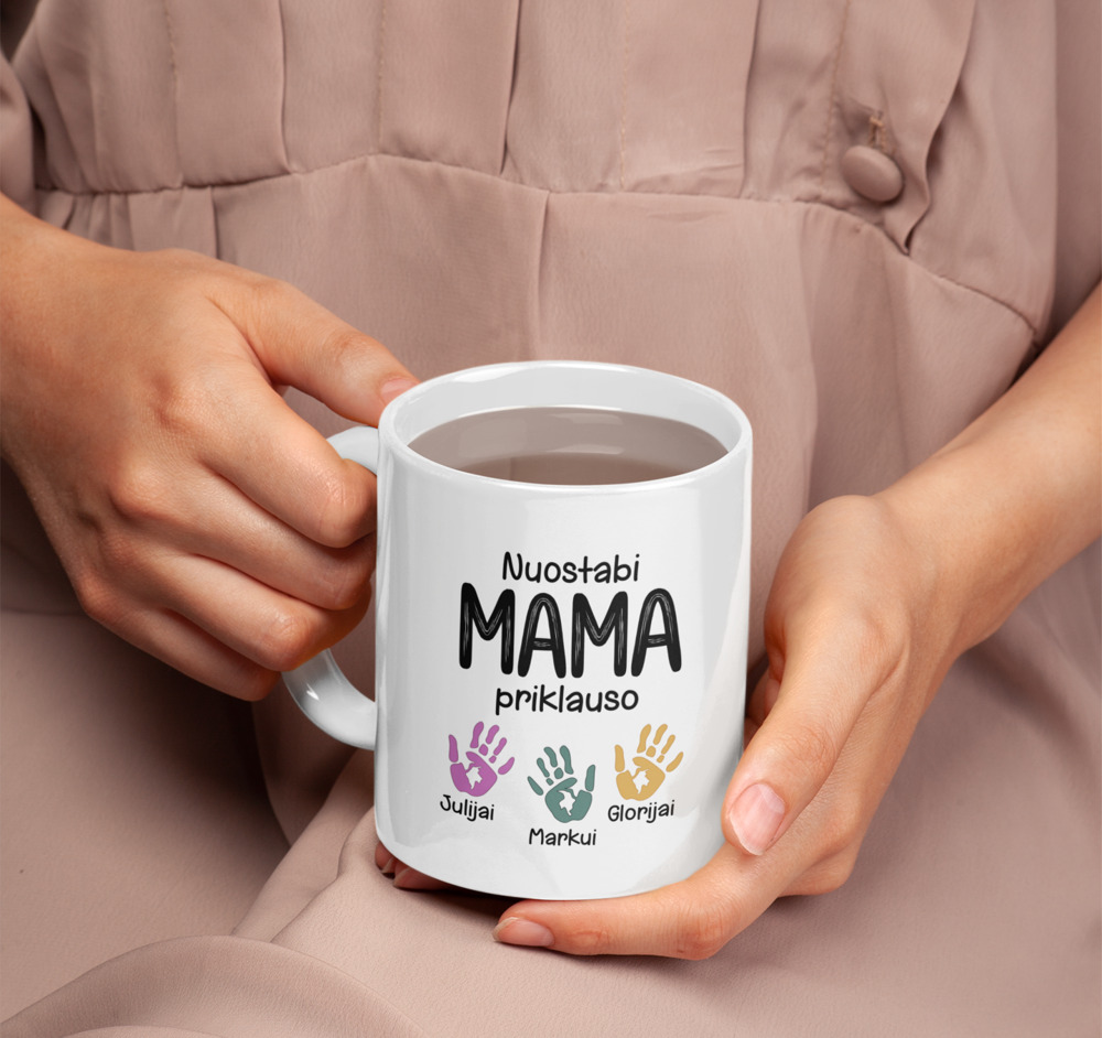 Standartinis puodelis „Nuostabi Mama priklauso“ (Su jūsų vaikučių vardais)