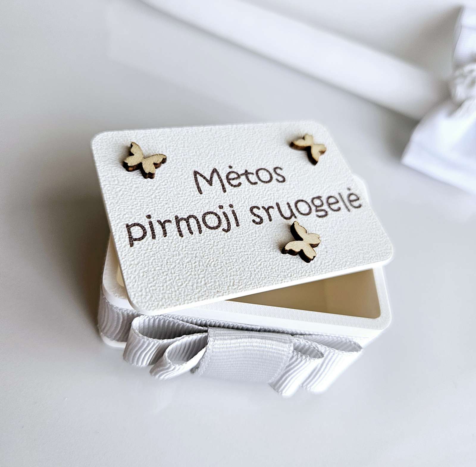 Pirmosios sruogelės dėžutė