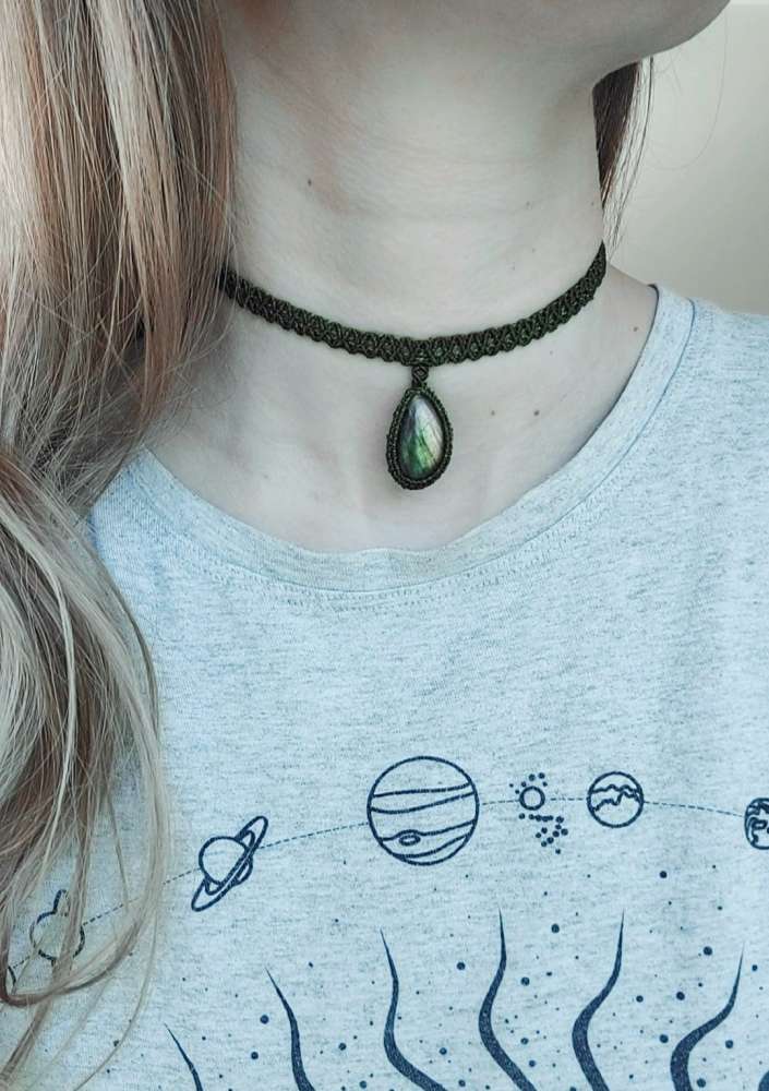 Macrame chiokeris su Labradoritu