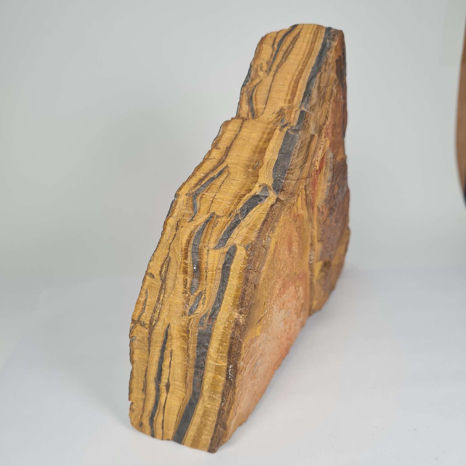Masyvus tigro akies akmuo A0010