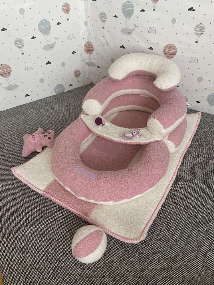 SĖDINUKAS Transformeris su apvaliu kilimėliu ,,Teddy ledinukas baltas,,