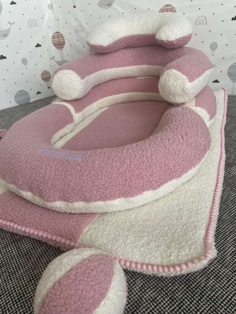 SĖDINUKAS Transformeris su apvaliu kilimėliu ,,Teddy ledinukas baltas,,