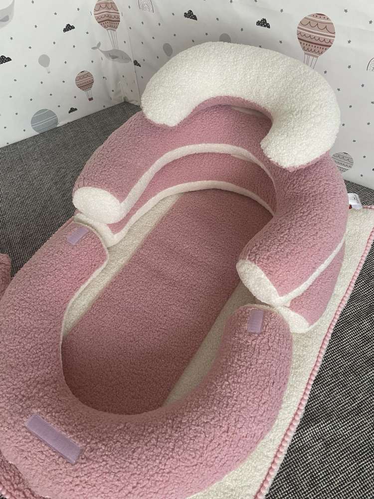 SĖDINUKAS Transformeris su apvaliu kilimėliu ,,Teddy ledinukas baltas,,