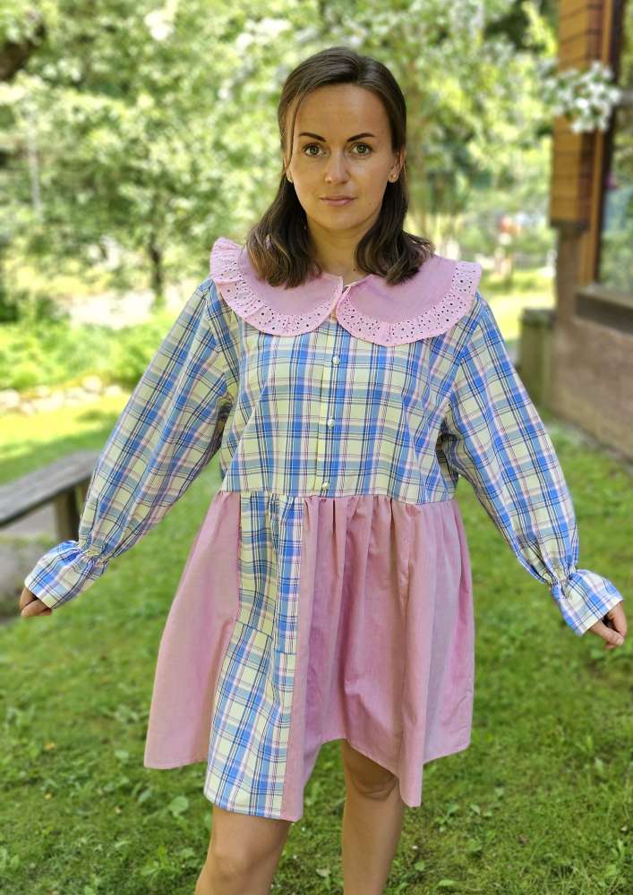 Stilinga išskirtinė ir vienetinė suknelė