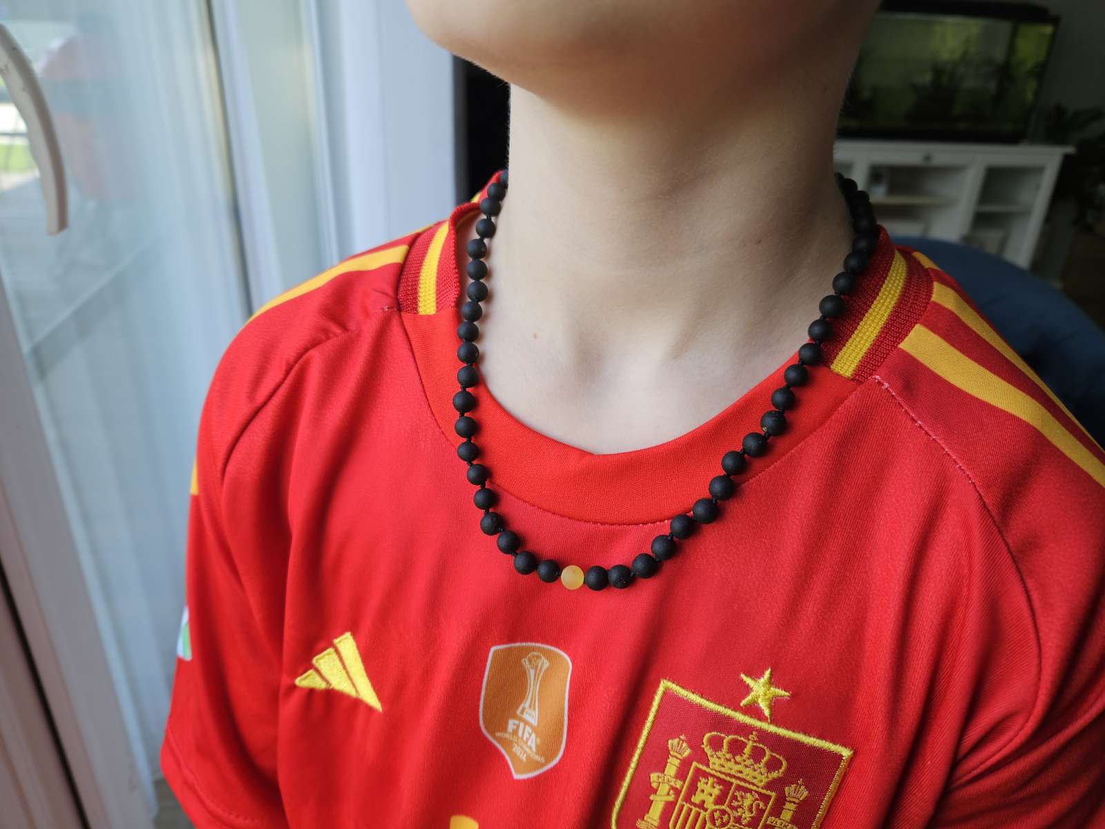Juodi gintariniai karoliai vaikams