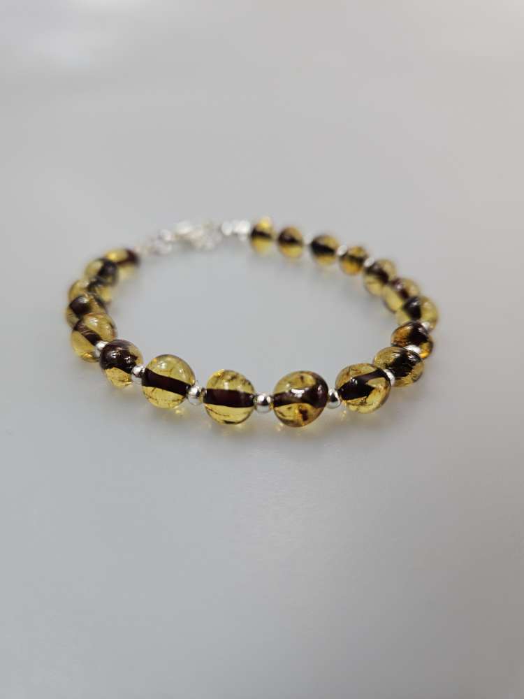 Apyrankė su žaliu gintaru kasdienai Green amber bracelet