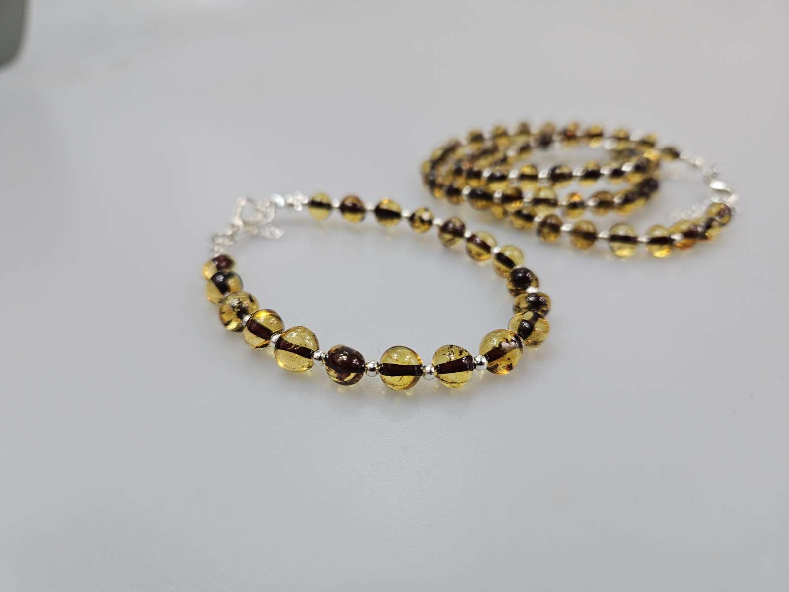 Apyrankė su žaliu gintaru kasdienai Green amber bracelet