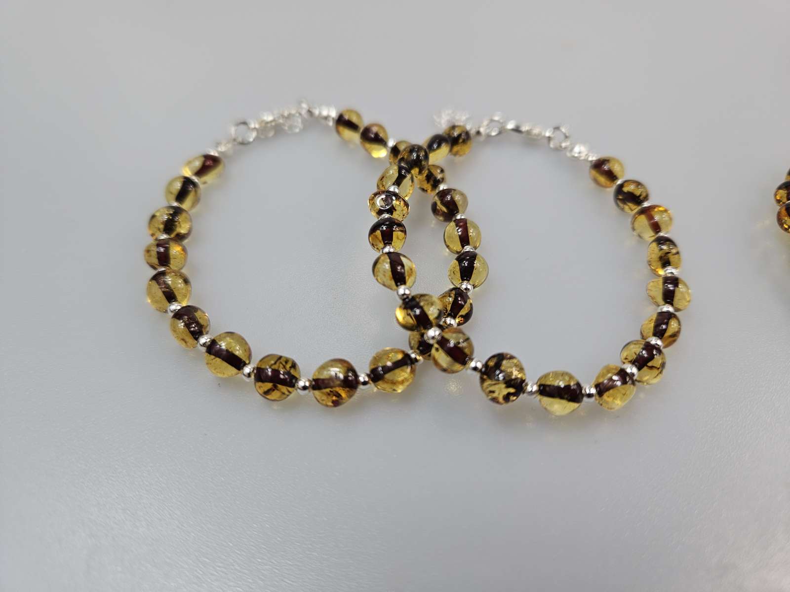 Apyrankė su žaliu gintaru kasdienai Green amber bracelet