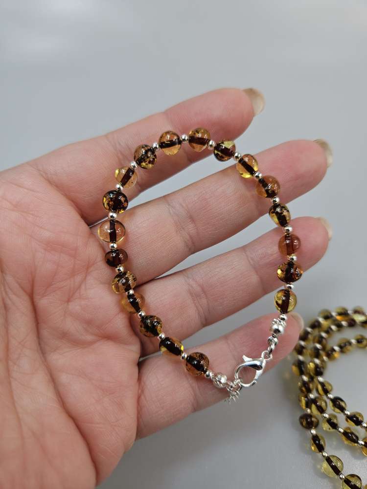 Apyrankė su žaliu gintaru kasdienai Green amber bracelet