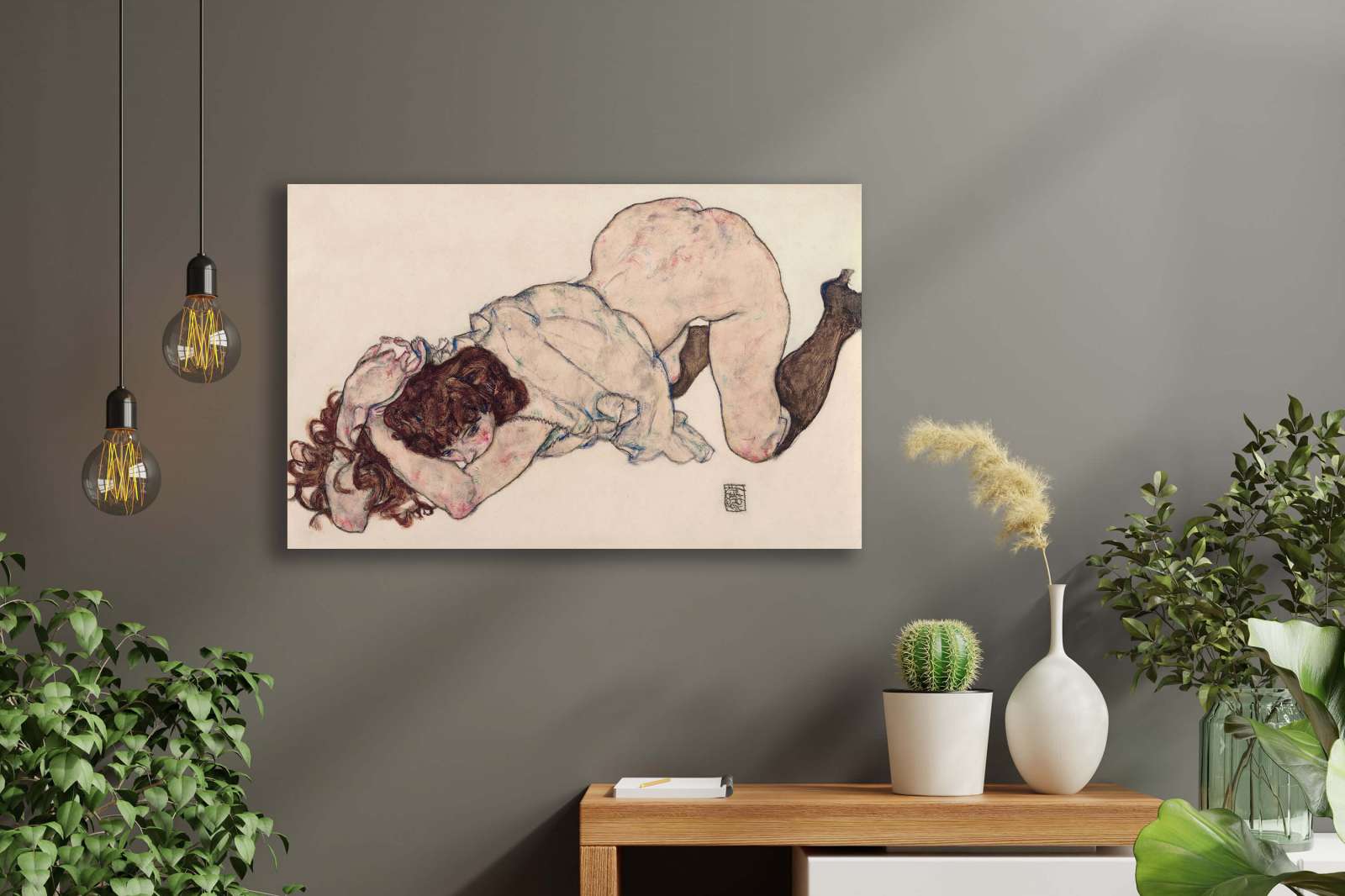 Reprodukcija „Klūpanti mergina, pasirėmusi ant alkūnių“, Egon Schiele (1917)