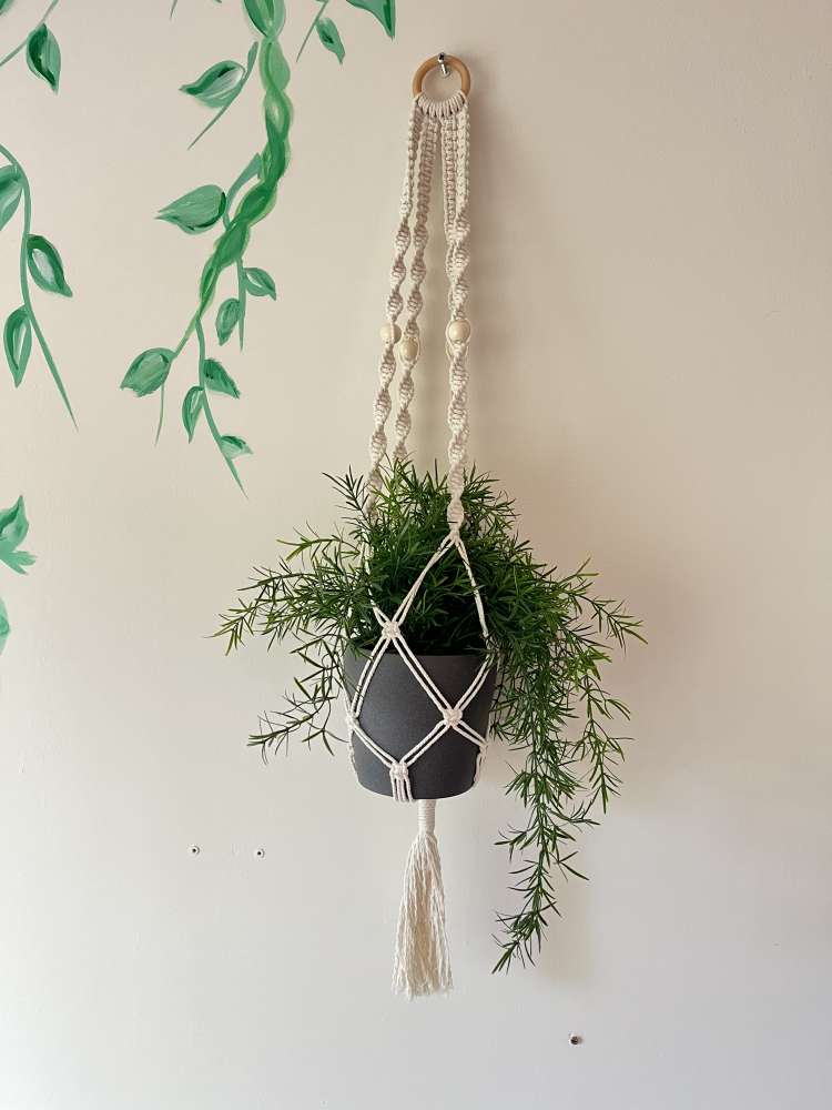 Macrame gėlių laikiklis