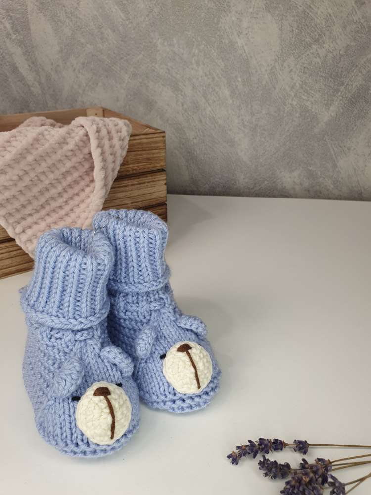 Merino vilnos tapukai naujagimiui įvairių spalvų