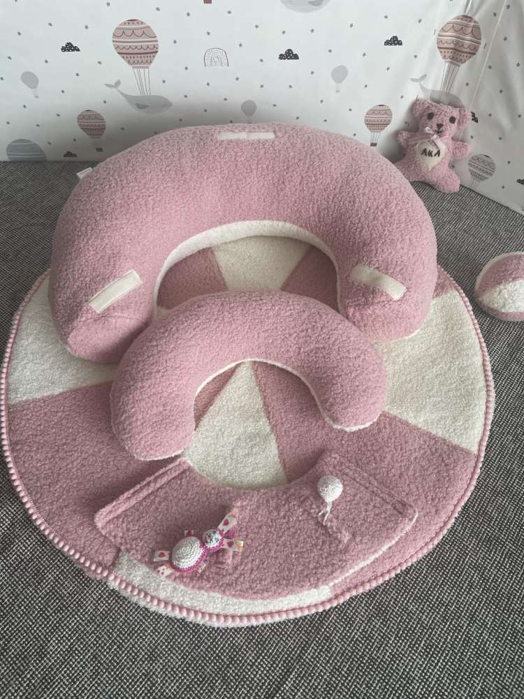 SĖDINUKAS su apvaliu kilimėliu ,,Teddy ledinukas rožinis,,