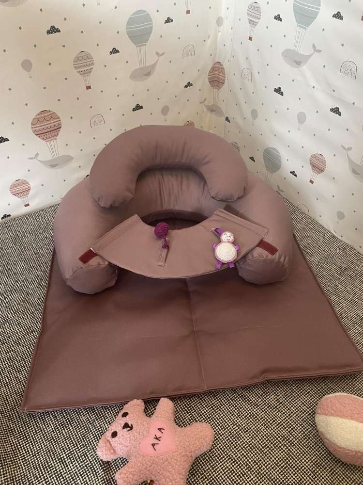SĖDINUKAS Gamtoje su kilimėliu 75x65 cm ,,Lietus,,