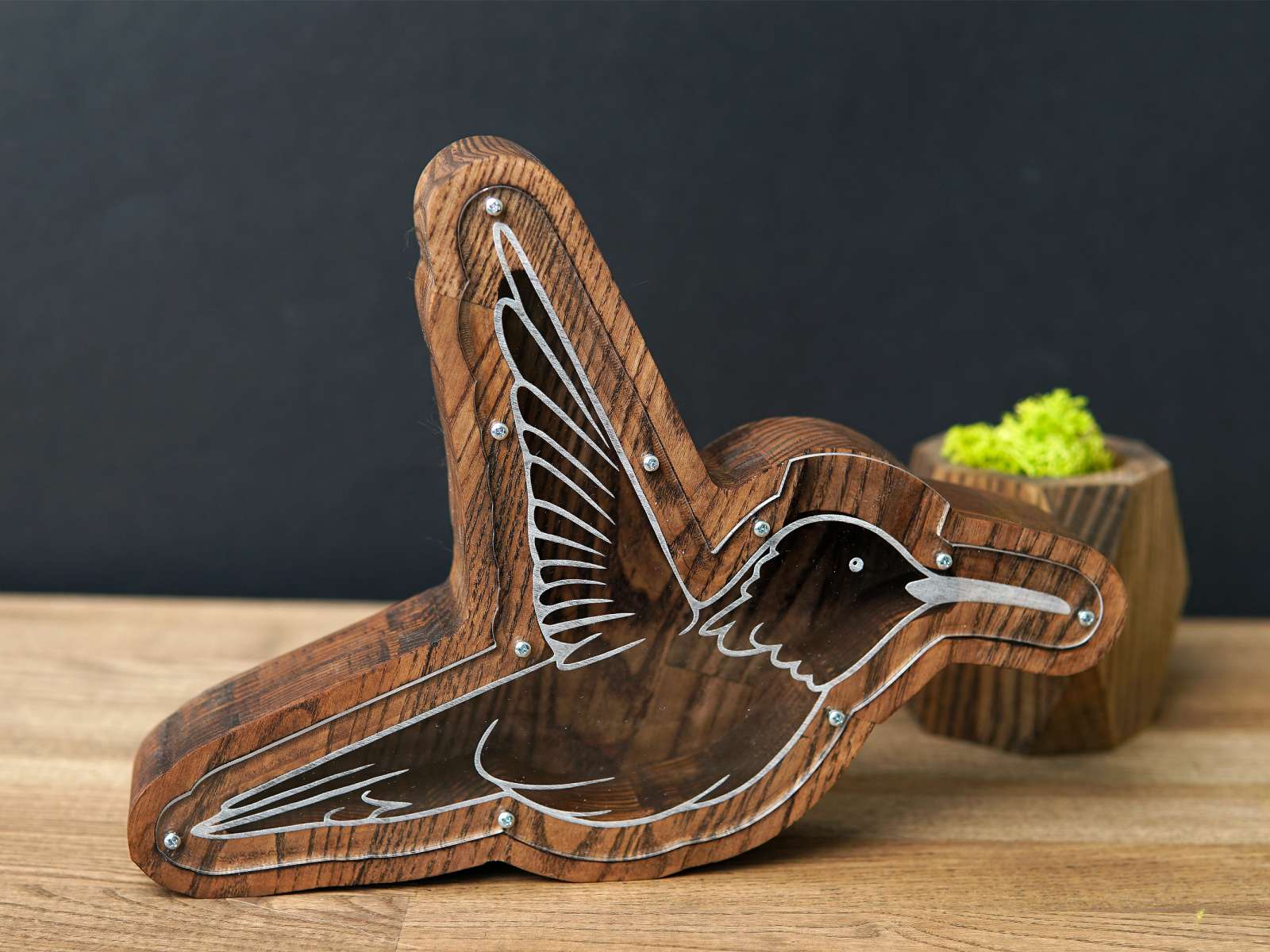 Medinė taupyklė kolibris