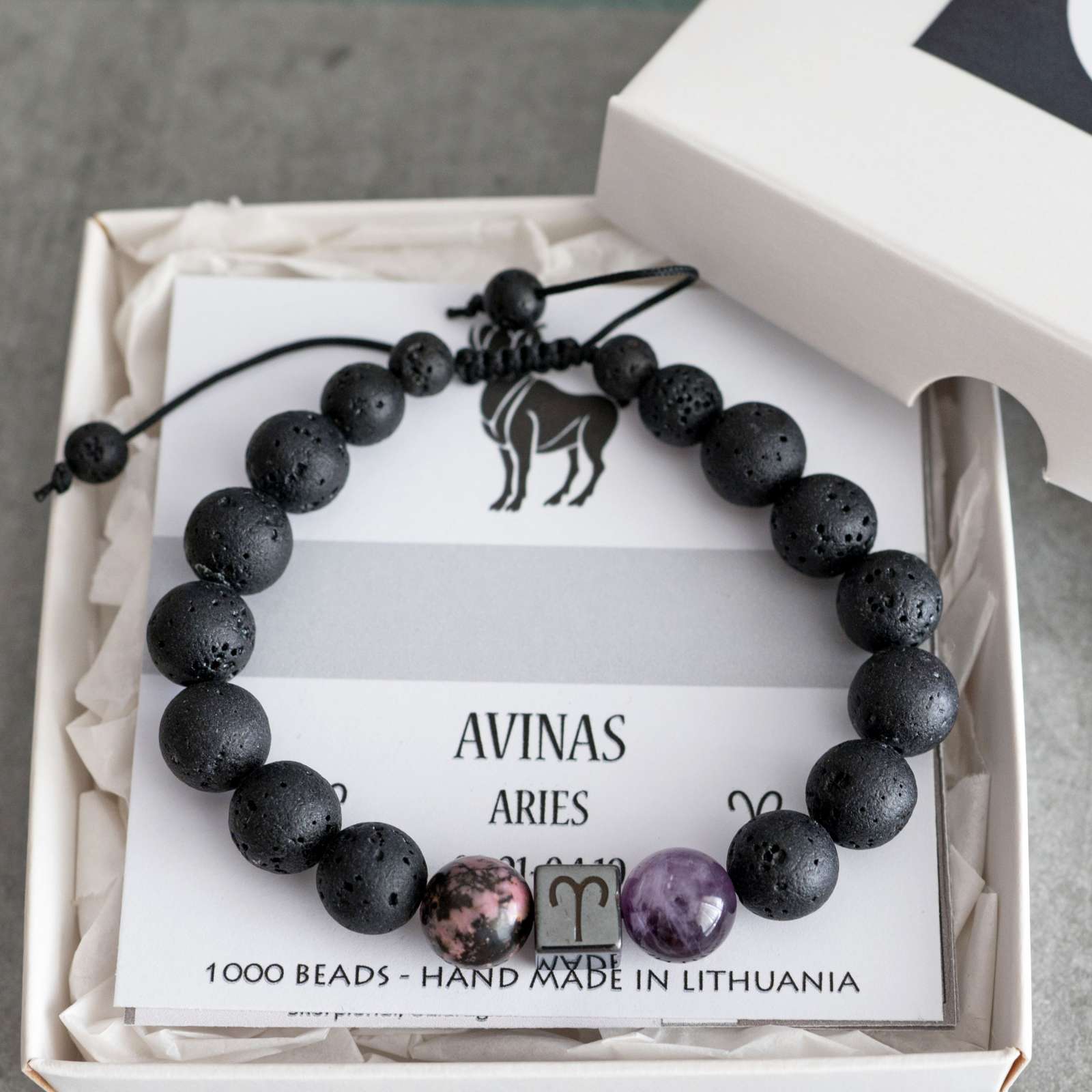 Lavos apyrankė ant virvutės, su pasirinktu zodiako ženklu