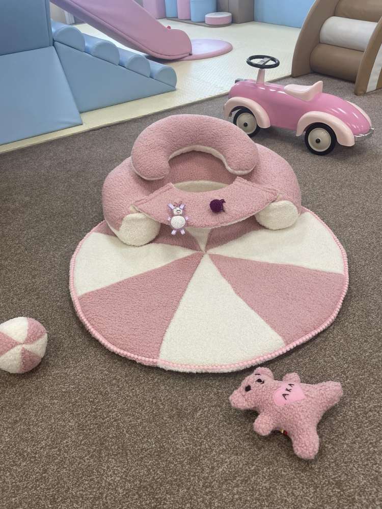 SĖDINUKAS su apvaliu kilimėliu ,,Teddy ledinukas,,