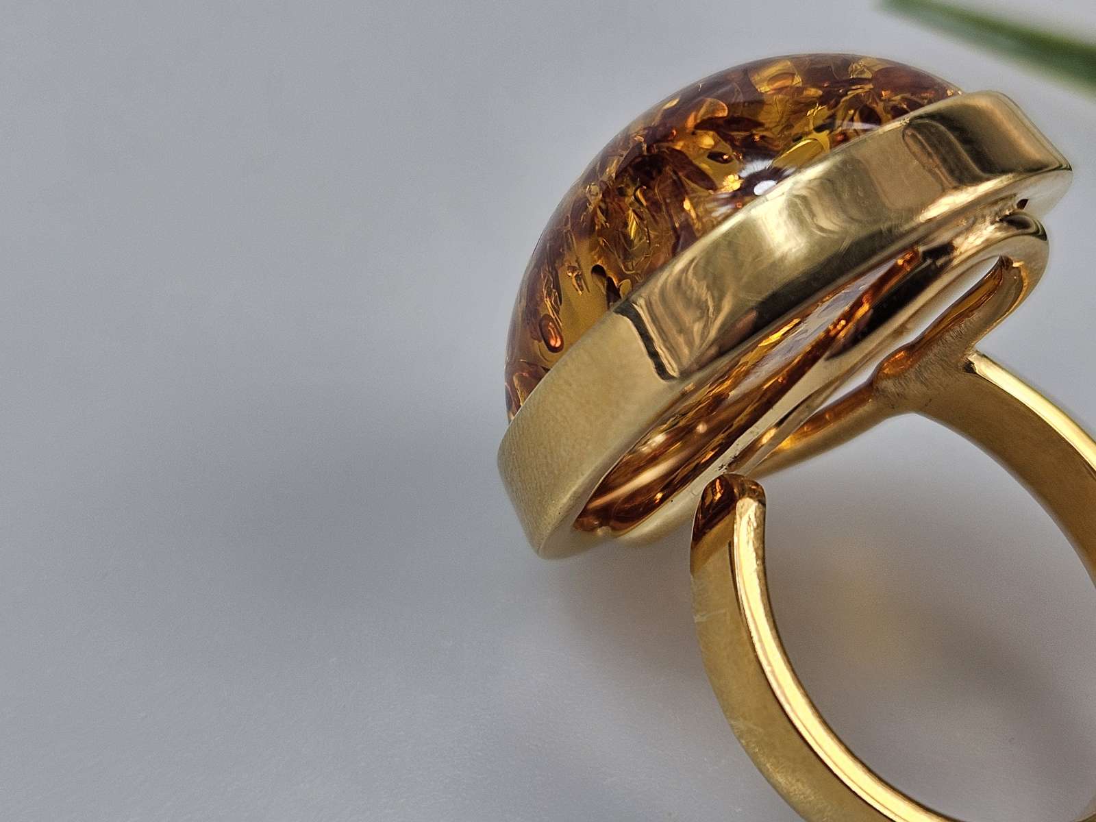 Gintarinis žiedas Amber ring didelis žiedas su gintaru ir auksu