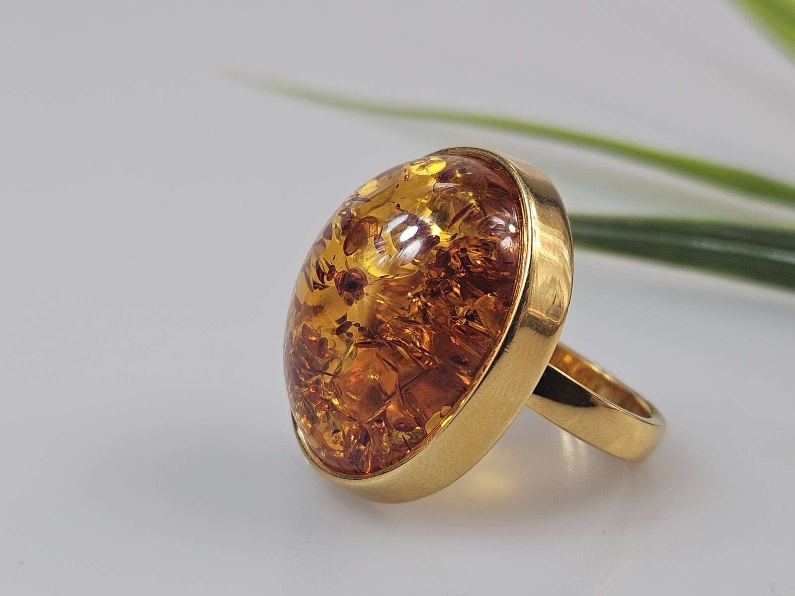 Gintarinis žiedas Amber ring didelis žiedas su gintaru ir auksu