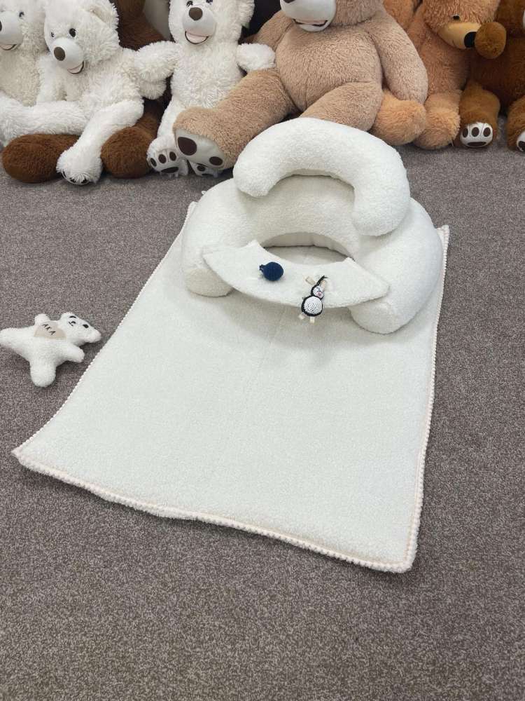 SĖDINUKAS su pailgu kilimėliu 95x75 cm ,,Teddy vanilinė meškutė,,