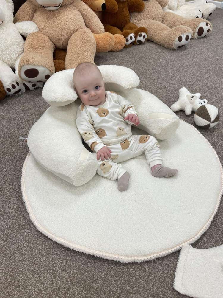 SĖDINUKAS su apvaliu kilimėliu ,,Teddy vanilinė meškutė,,