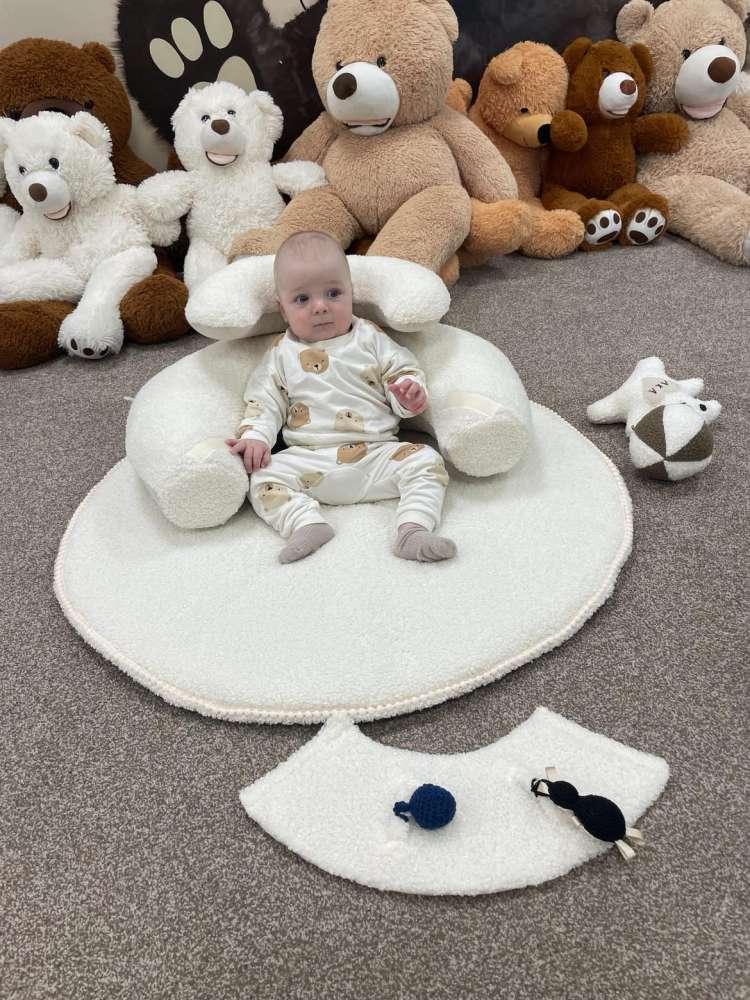 SĖDINUKAS su apvaliu kilimėliu ,,Teddy vanilinė meškutė,,