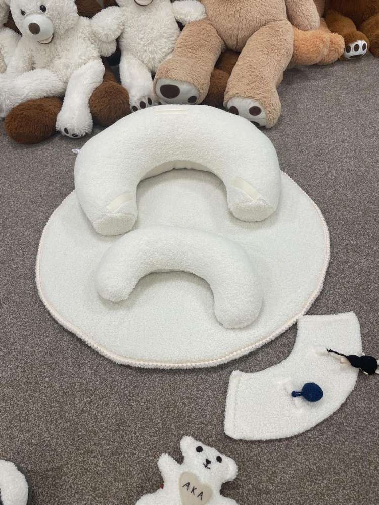SĖDINUKAS su apvaliu kilimėliu ,,Teddy vanilinė meškutė,,
