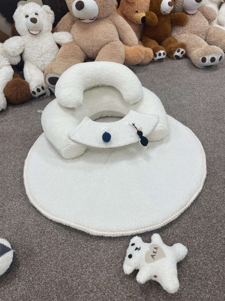 SĖDINUKAS su apvaliu kilimėliu ,,Teddy vanilinė meškutė,,