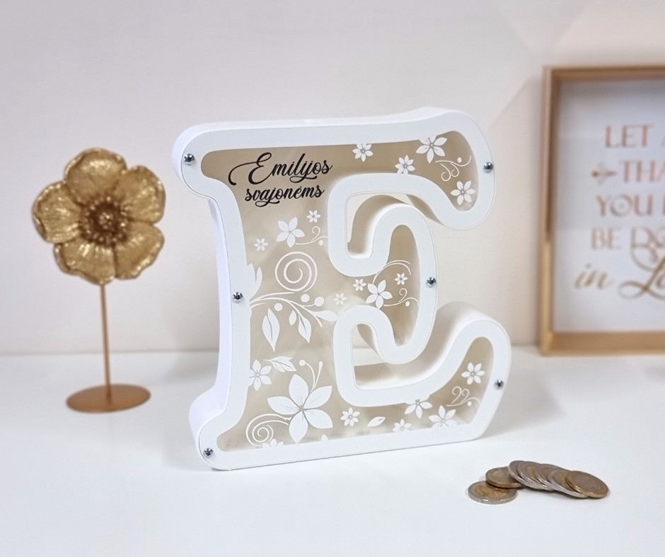 Personalizuota taupyklė, raidės formos su ornamentais – taupyklė vardo raidė